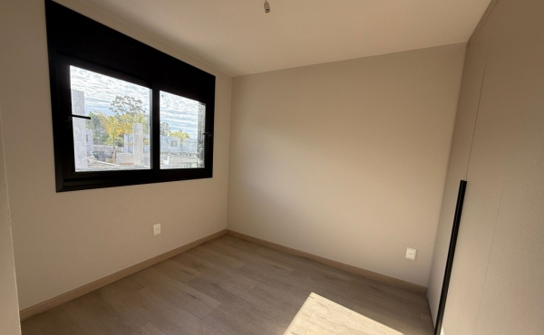 f26c2404-7023-4e26-a336-a54140035500